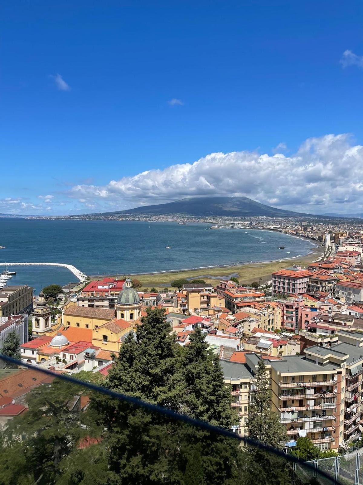 Central Apartment Castellammare di Stabia Εξωτερικό φωτογραφία