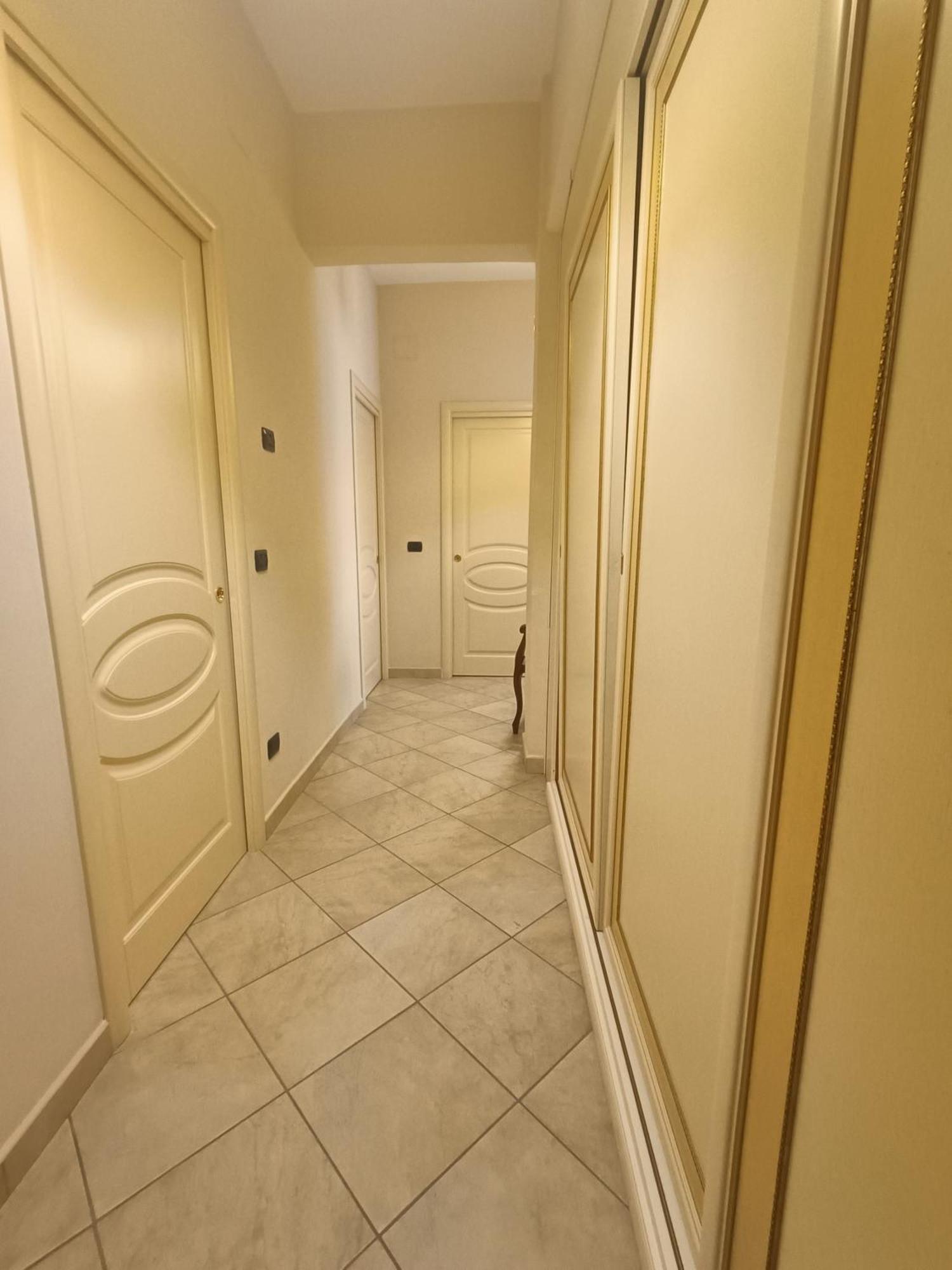 Central Apartment Castellammare di Stabia Εξωτερικό φωτογραφία